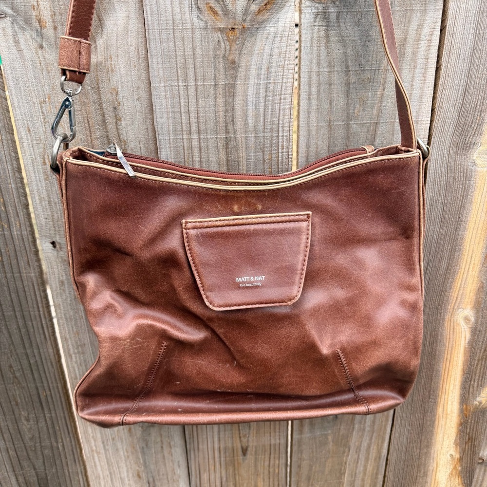 Matt & Nat Vegan Leather Handbag Large in Cruelty Free Leather - Picture 2 of 16